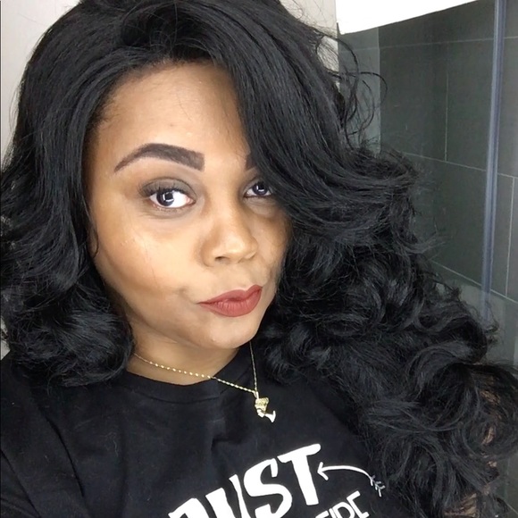 Meet your Posher, Cassandra - Picture 2 of 4